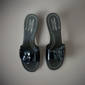Donald Pliner Sharna black patent leather slide with buckle made in Italy
